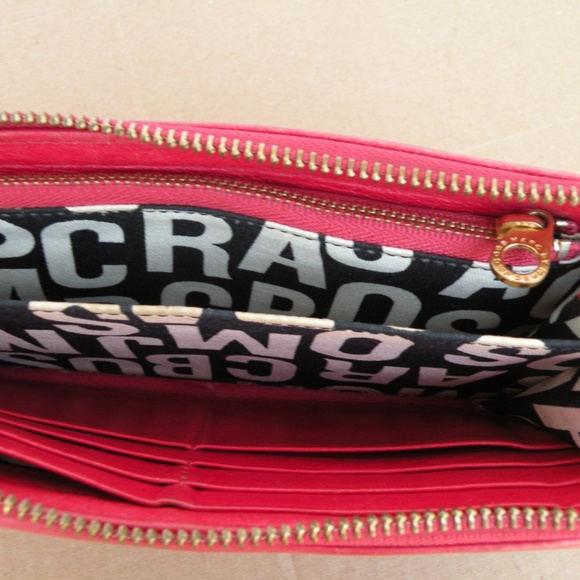 MARC BY MARC JACOBS LEATHER CLUTCH - Picture 4 of 4